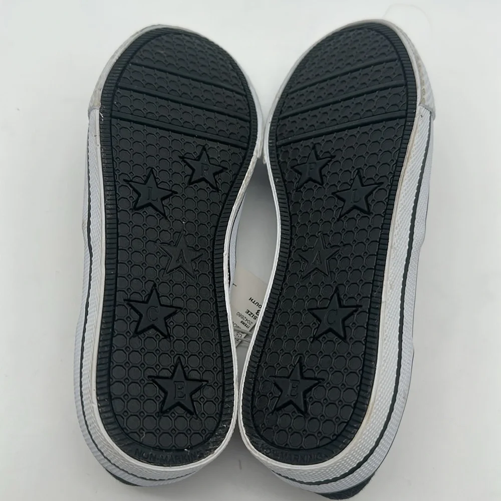 The Children's Place Green and Black Sneakers Size 3 Youth NWT
